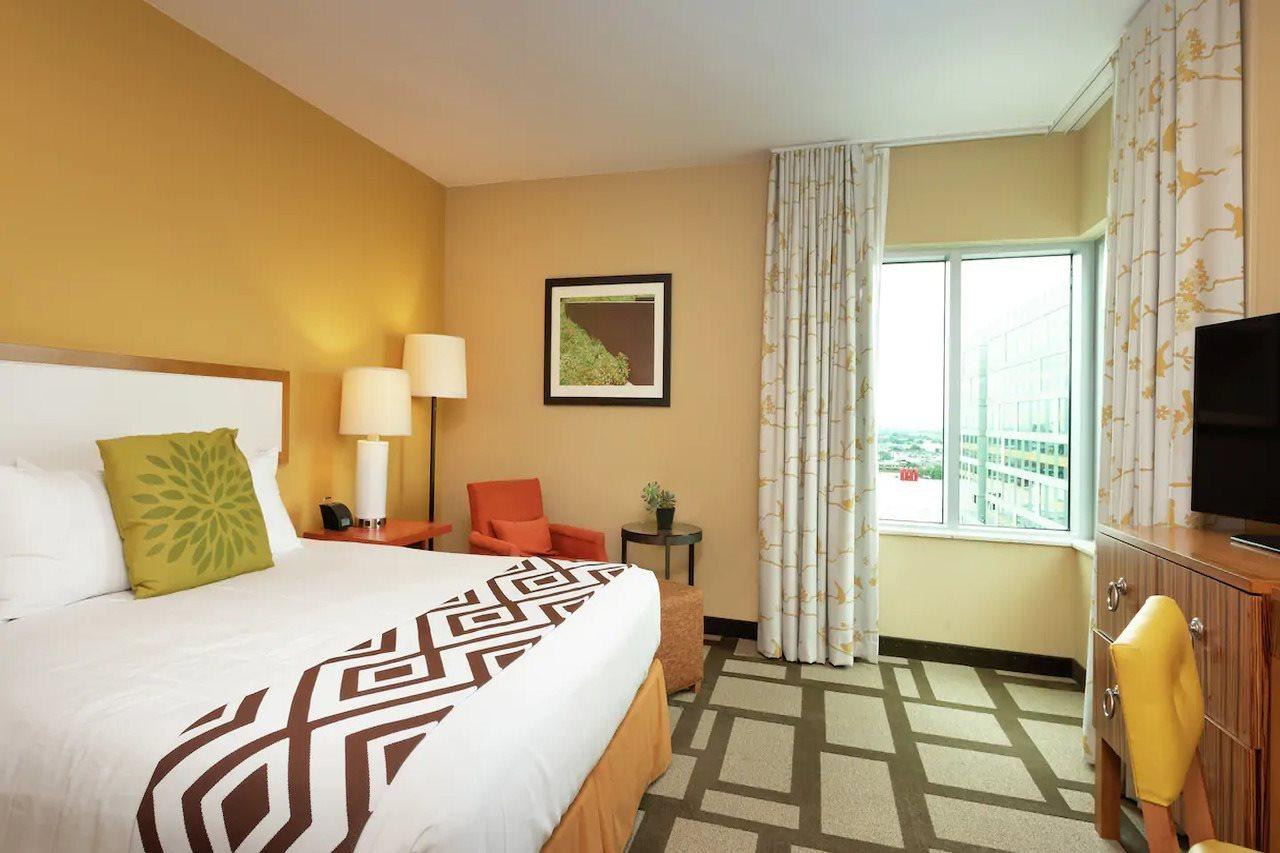 Embassy Suites Houston - Downtown Εξωτερικό φωτογραφία