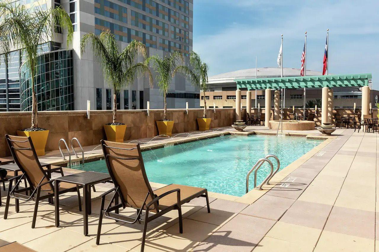 Embassy Suites Houston - Downtown Εξωτερικό φωτογραφία