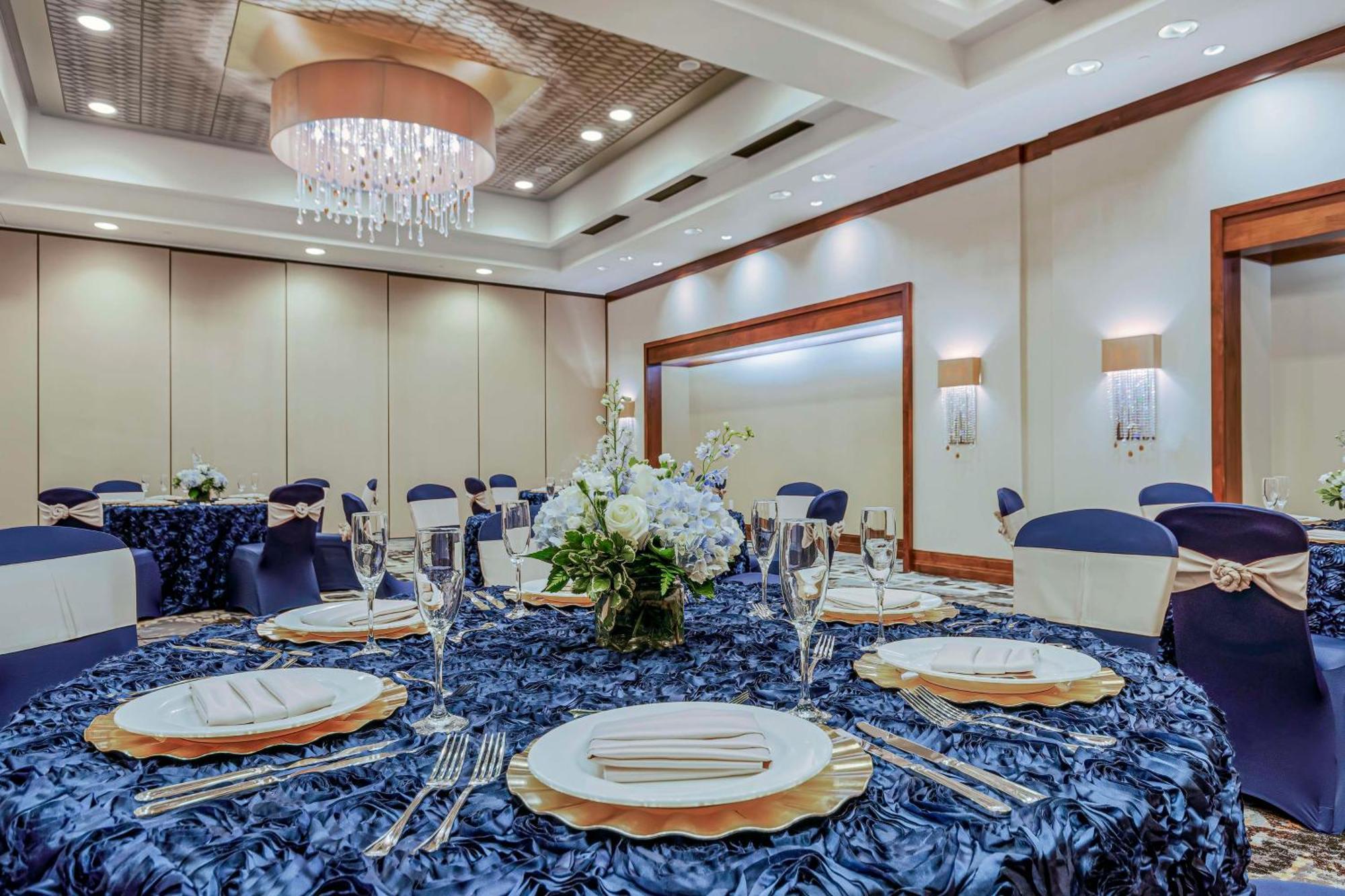 Embassy Suites Houston - Downtown Εξωτερικό φωτογραφία