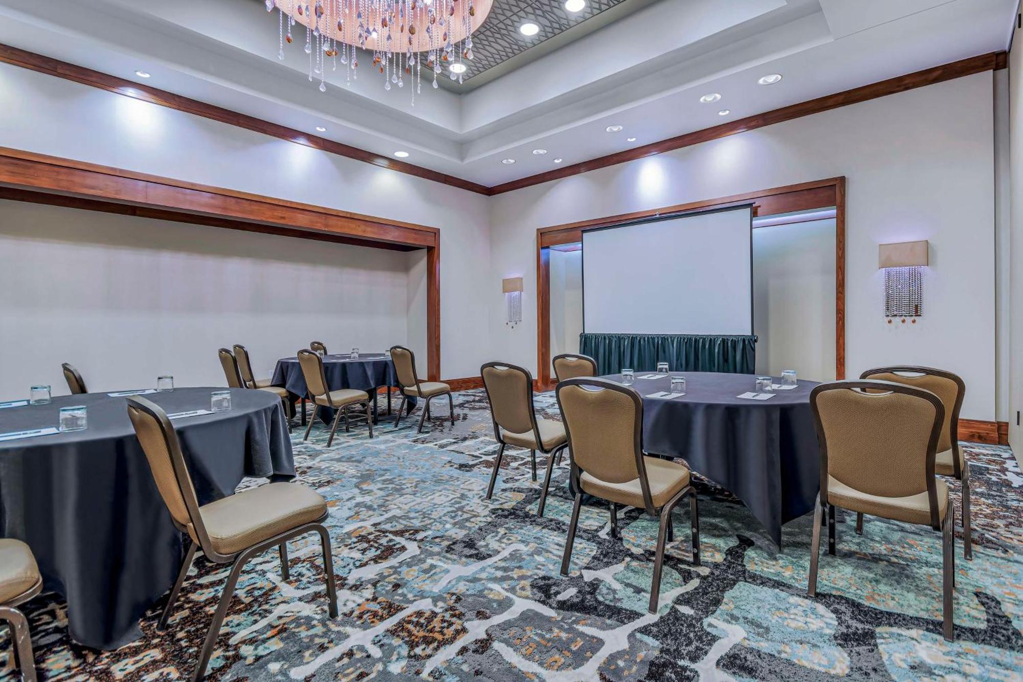 Embassy Suites Houston - Downtown Εξωτερικό φωτογραφία