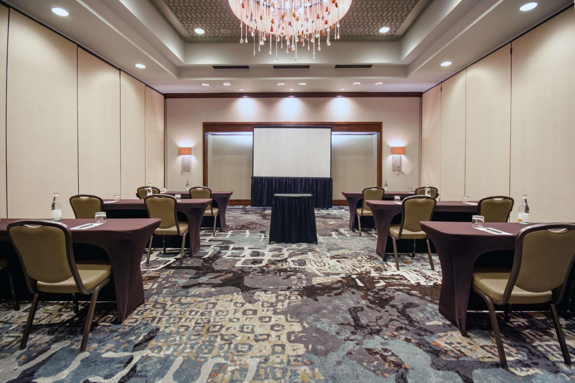 Embassy Suites Houston - Downtown Εξωτερικό φωτογραφία
