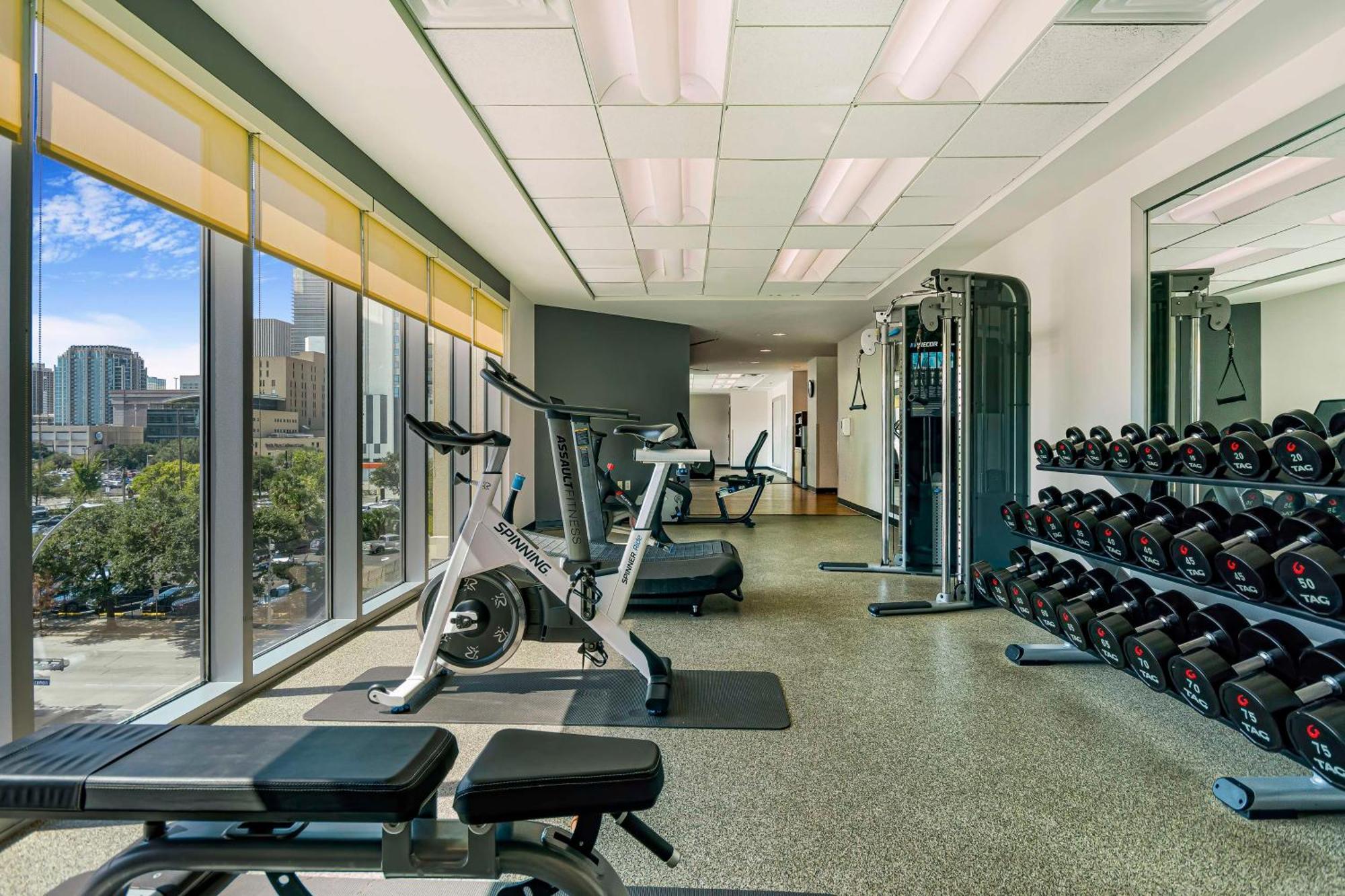 Embassy Suites Houston - Downtown Εξωτερικό φωτογραφία