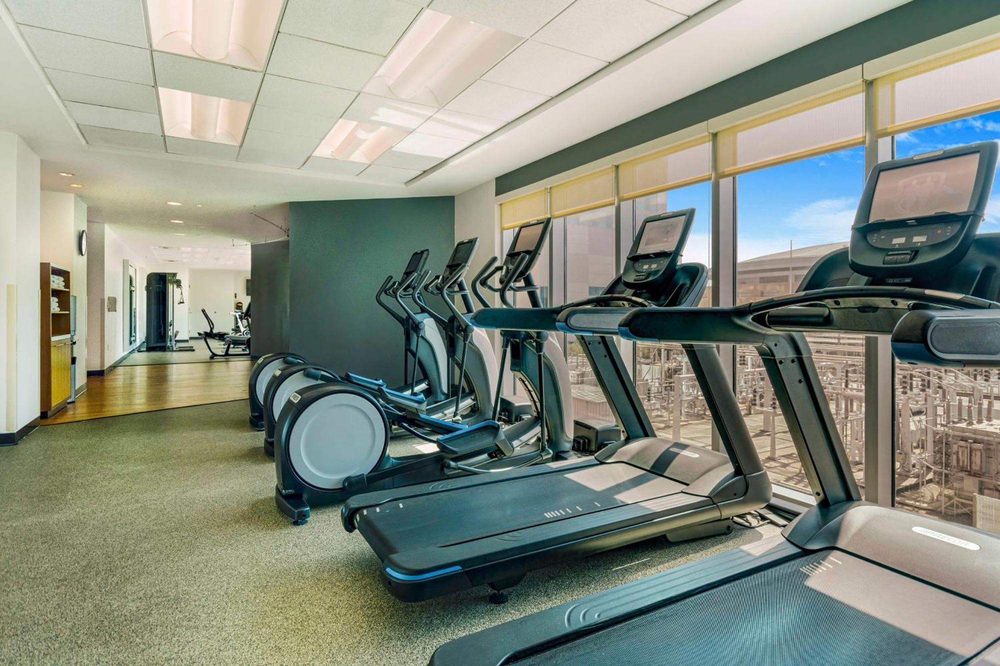 Embassy Suites Houston - Downtown Εξωτερικό φωτογραφία