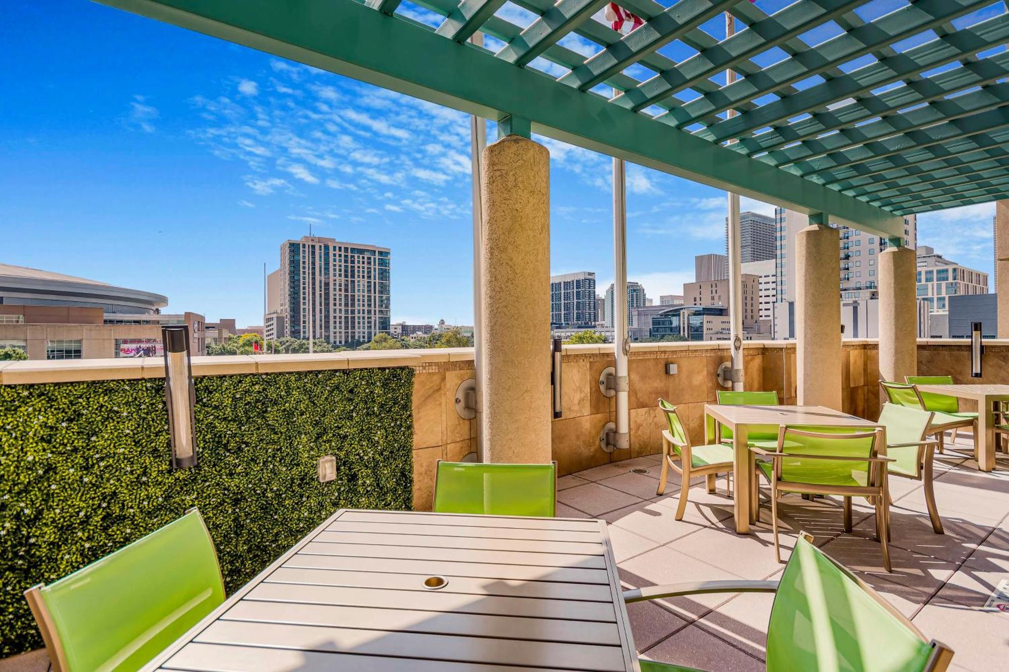 Embassy Suites Houston - Downtown Εξωτερικό φωτογραφία